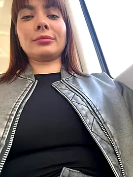 Snapshot of Accole chatting on 10/01/25, 07:13 Accole online show from 10/01/25, 07:13