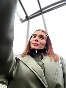 Snapshot of Accole chatting on 11/10/25, 07:13 Accole online show from 11/10/25, 07:13