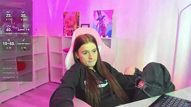 Snapshot of Stacey_Brown chatting on 12/06/24, 04:30 Stacey Brown online show from 12/06/24, 04:30