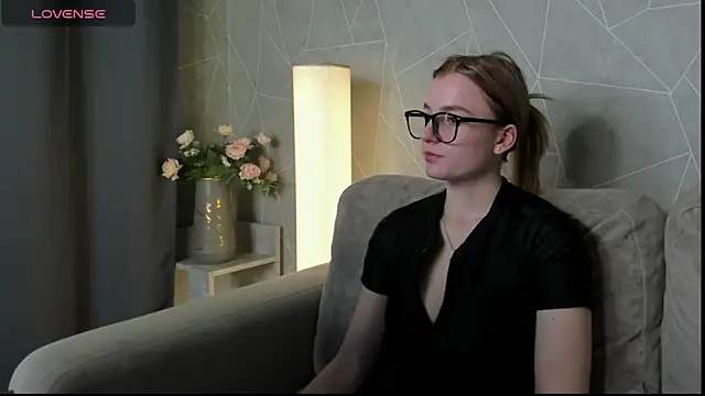 Snapshot of Stacey_Brown chatting on 03/04/25, 04:17 Stacey Brown online show from 03/04/25, 04:17