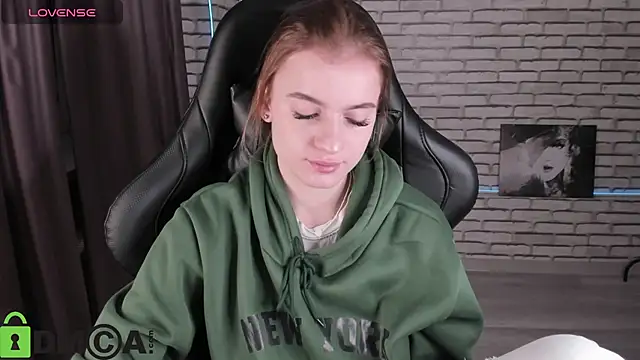 Stacey Brown online show from 12/21/25, 01:19