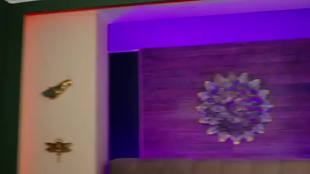 LoraDevine online show from 09/25/25, 07:09