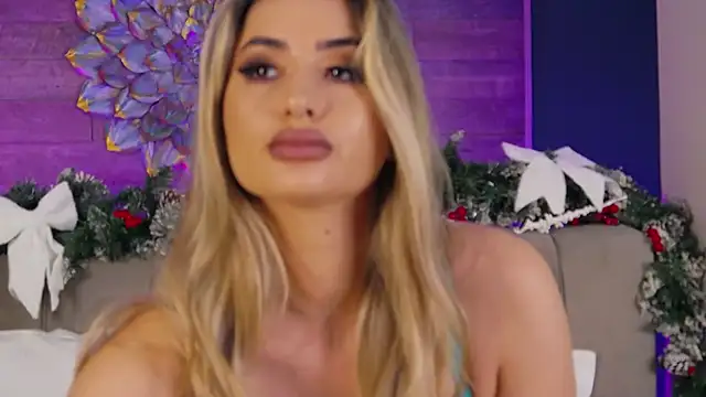 LoraDevine online show from 12/15/25, 08:36