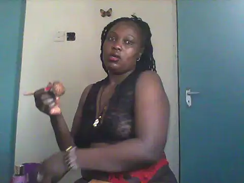 Snapshot of melaninebony1 chatting on 12/21/25, 10:28 melaninebony1 online show from 12/21/25, 10:28