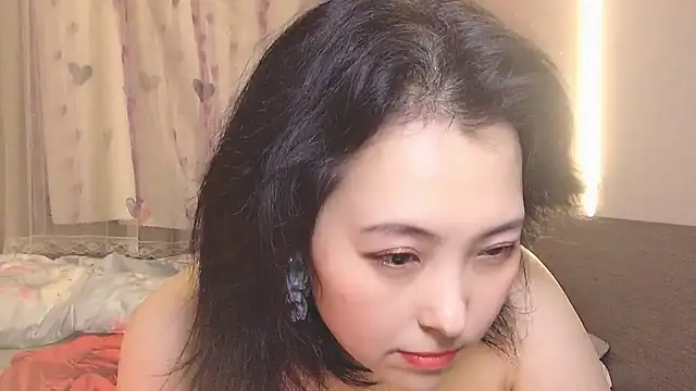 Snapshot of Hanicarrot chatting on 01/17/25, 04:15 Hanicarrot online show from 01/17/25, 04:15