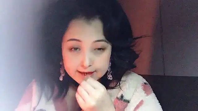 Snapshot of Hanicarrot chatting on 12/15/24, 09:42 Hanicarrot online show from 12/15/24, 09:42