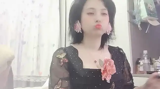 Snapshot of Hanicarrot chatting on 02/21/25, 12:27 Hanicarrot online show from 02/21/25, 12:27