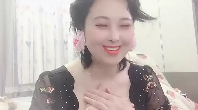 Snapshot of Hanicarrot chatting on 02/17/25, 04:39 Hanicarrot online show from 02/17/25, 04:39