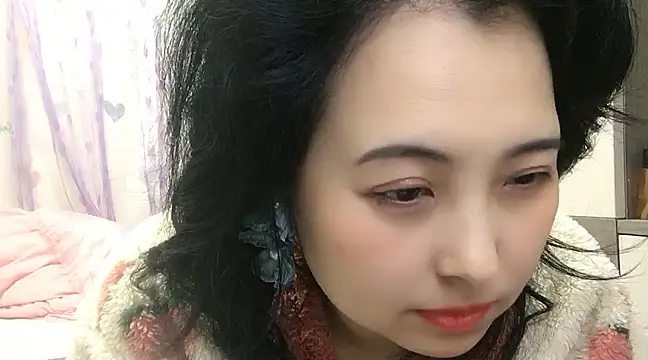 Snapshot of Hanicarrot chatting on 12/25/24, 01:42 Hanicarrot online show from 12/25/24, 01:42