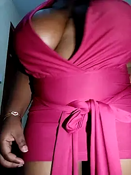 Snapshot of suckmyboobs12_ chatting on 03/14/25, 06:29 suckmyboobs12 online show from 03/14/25, 06:29