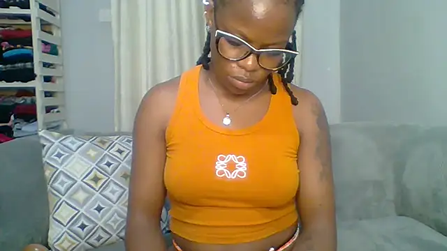 Petite 254 online show from 04/11/26, 12:51