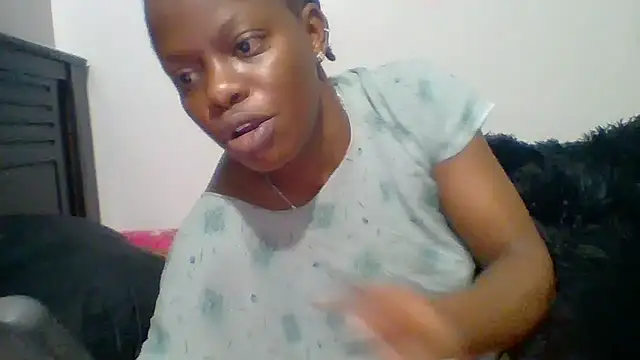 Petite 254 online show from 10/07/25, 08:15