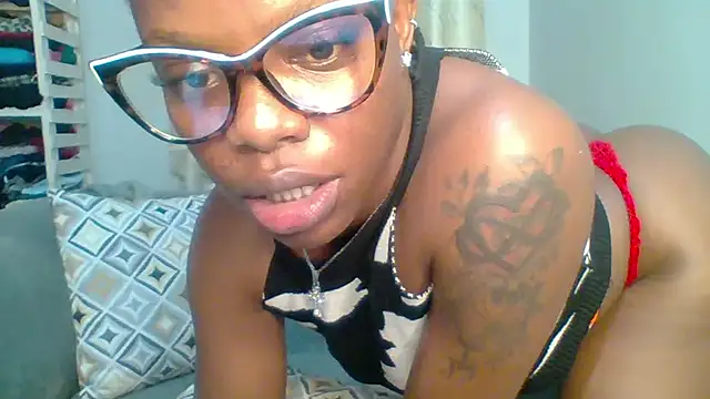 Petite 254 online show from 04/23/26, 12:28