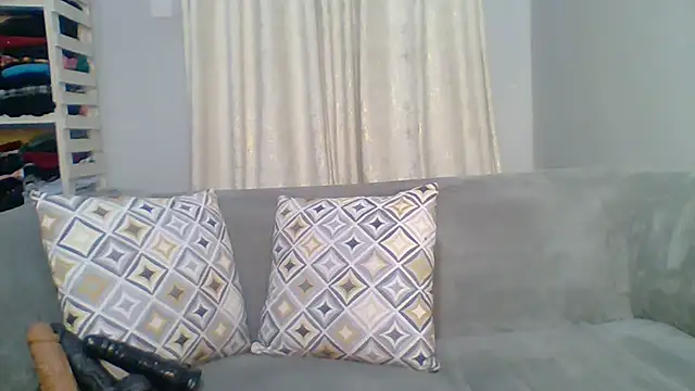 Petite 254 online show from 04/15/26, 01:11