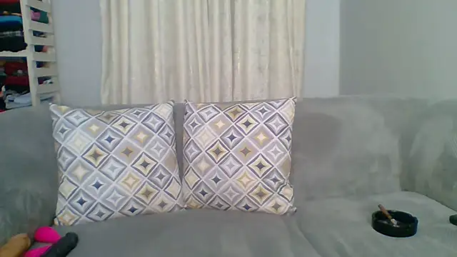 Petite 254 online show from 04/10/26, 12:01