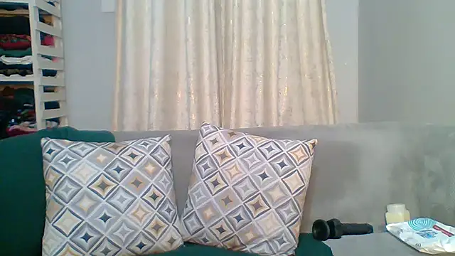 Petite 254 online show from 01/15/26, 12:25