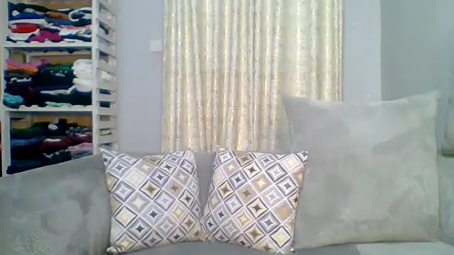 Petite 254 online show from 09/25/25, 06:14