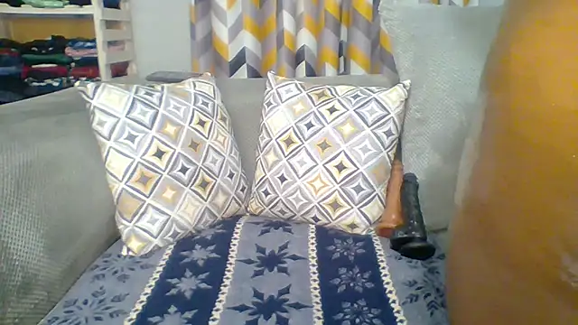 Petite 254 online show from 10/13/25, 09:38