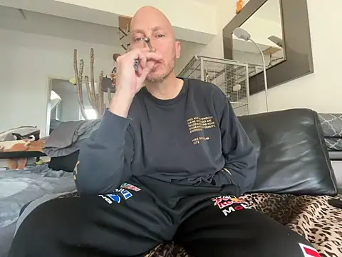 Germankink online show from 04/15/26, 03:27