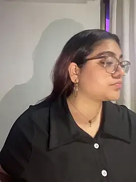 KathyGonzalez online show from 11/11/25, 11:05