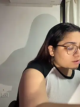 KathyGonzalez online show from 11/24/25, 10:48