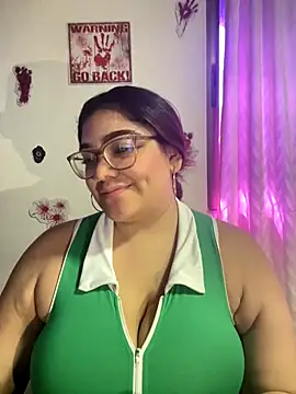 KathyGonzalez online show from 10/19/25, 01:47