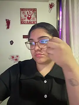 KathyGonzalez online show from 10/16/25, 11:07