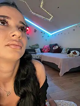 SelenaBee online show from 06/05/26, 08:09