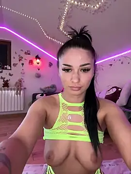 SelenaBee online show from 05/28/26, 10:54
