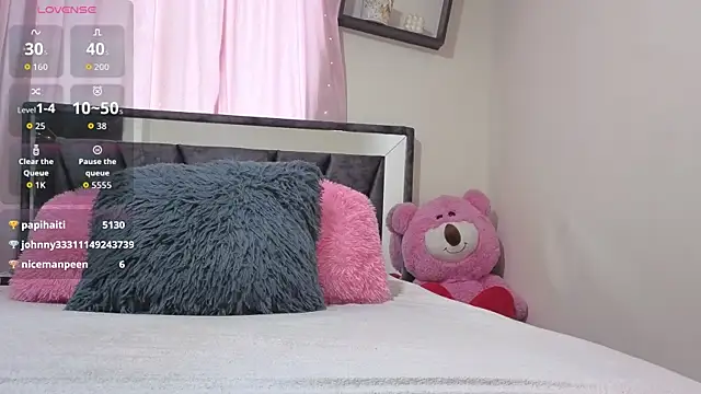 Hotsamantamature online show from 11/26/25, 08:53