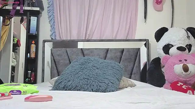 Hotsamantamature online show from 10/18/25, 02:02