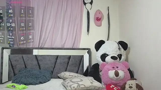 Hotsamantamature online show from 10/16/25, 10:51