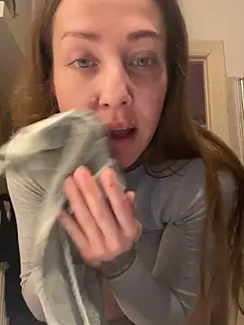 ElenaHaze online show from 10/21/25, 07:30