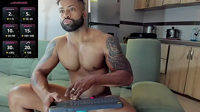 Snapshot of MattRodriguez9 chatting on 10/08/25, 09:33 MattRodriguez9 online show from 10/08/25, 09:33