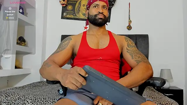 Snapshot of MattRodriguez9 chatting on 12/13/25, 08:04 MattRodriguez9 online show from 12/13/25, 08:04