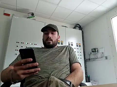 Leonormaldick online show from 12/15/25, 12:44