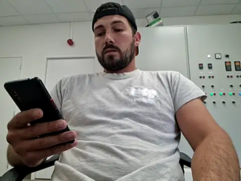 Leonormaldick online show from 05/04/26, 11:02