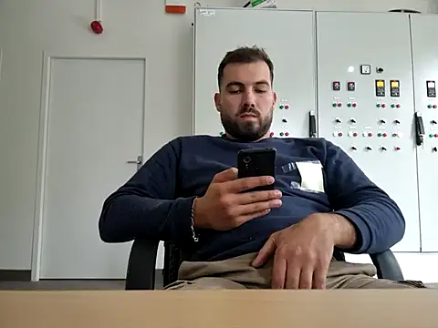 Leonormaldick online show from 10/30/25, 02:14