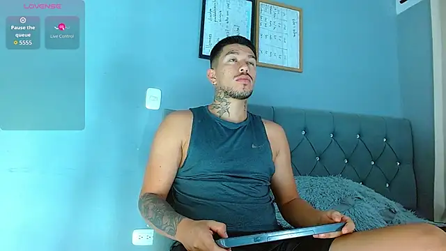 Snapshot of mateoreal1 chatting on 03/03/26, 12:01 mateoreal1 online show from 03/03/26, 12:01