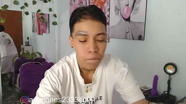 Snapshot of Jonesliam23 chatting on 01/24/25, 07:49 Jonesliam23 online show from 01/24/25, 07:49
