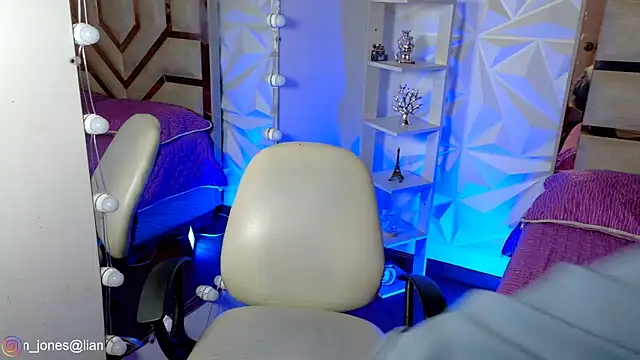 Jonesliam23 online show from 05/16/26, 07:35