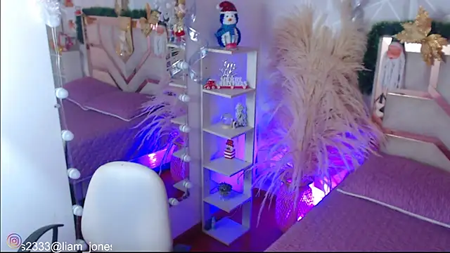 Jonesliam23 online show from 12/15/25, 07:20