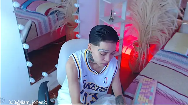 Jonesliam23 online show from 11/14/25, 07:06