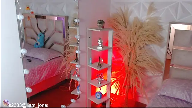 Jonesliam23 online show from 11/30/25, 07:14