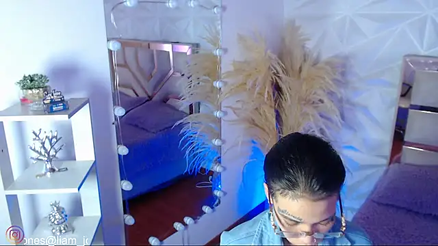 Jonesliam23 online show from 02/17/26, 07:11