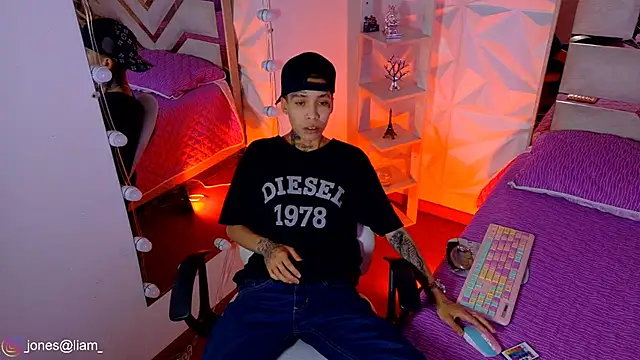 Jonesliam23 online show from 05/11/26, 07:22