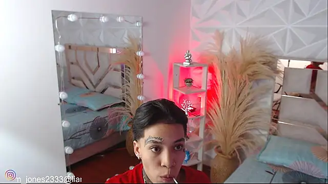 Jonesliam23 online show from 10/29/25, 07:24