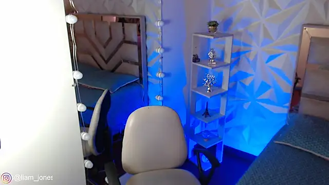Jonesliam23 online show from 04/22/26, 07:53