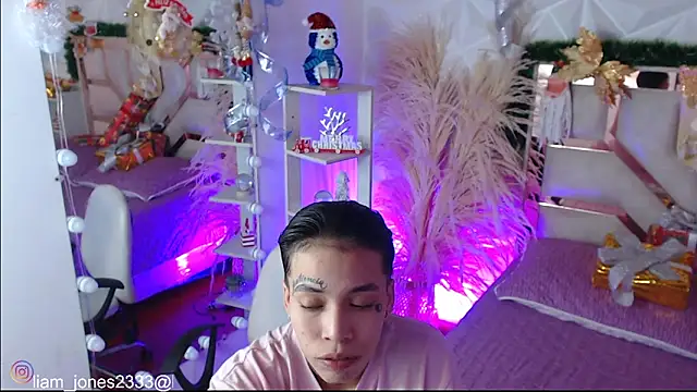 Jonesliam23 online show from 12/19/25, 07:38