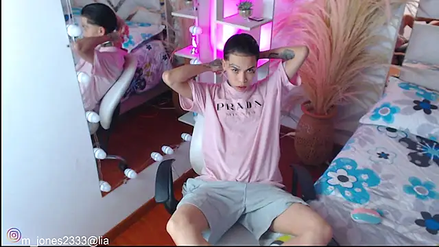 Jonesliam23 online show from 11/05/25, 08:01